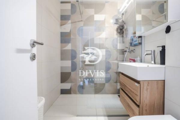 Slika 9 - Bulevar Arsenija Čarnojevića, Četvoroiposoban stan na prodaju, 121m2, 429.550€